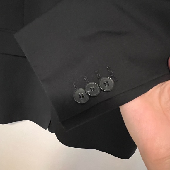 SOLD-Hugo Boss Suit - Picture 4 of 11